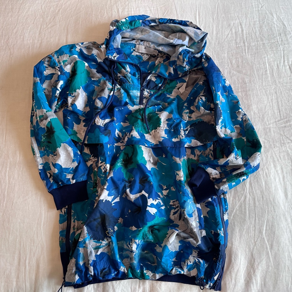 Stella McCartney x Adidas Windbreaker. Size xs.